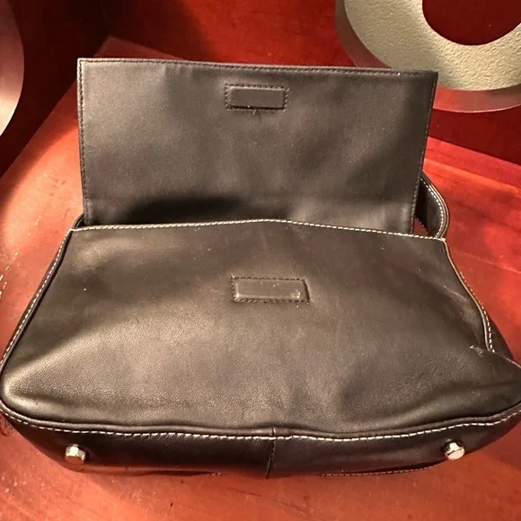 Perlina Black Small Leather Handbag - Picture 3 of 9